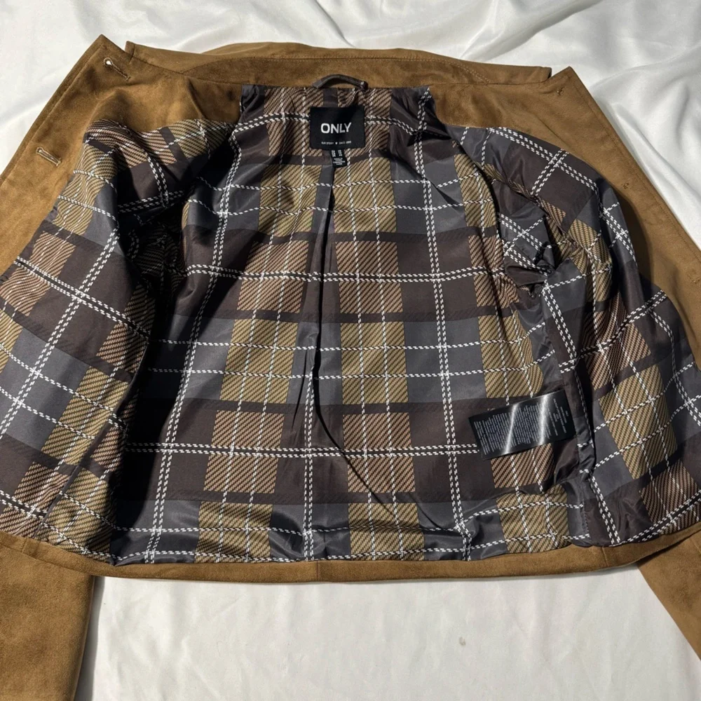 ONLY Faux Suede Jacket – Size XS – Brown Cropped Button Front Capsule Wardeobe - Picture 9 of 10